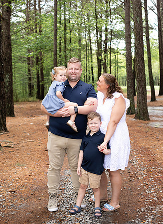 Extend Family Photos At Lake Peachtree