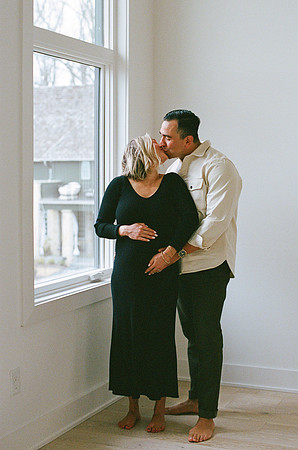 At home maternity photos