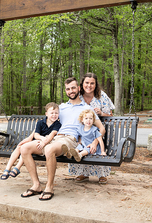Extend Family Photos At Lake Peachtree