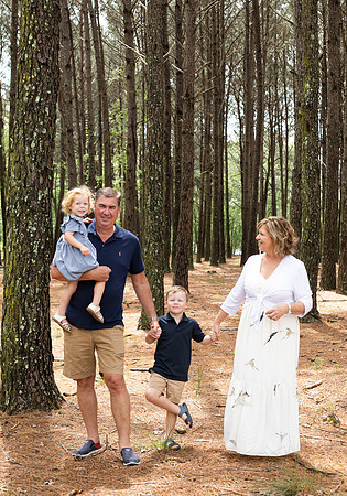 Extend Family Photos At Lake Peachtree