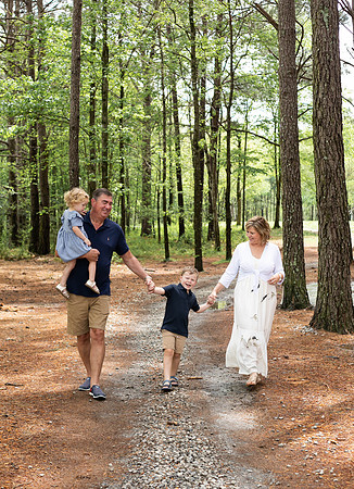 Extend Family Photos At Lake Peachtree