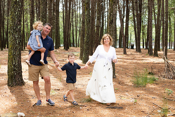Extend Family Photos At Lake Peachtree