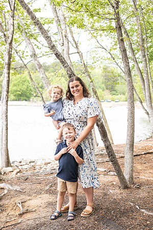 Extend Family Photos At Lake Peachtree