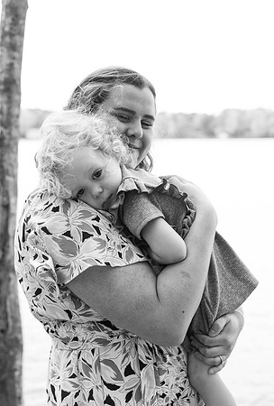 Extend Family Photos At Lake Peachtree