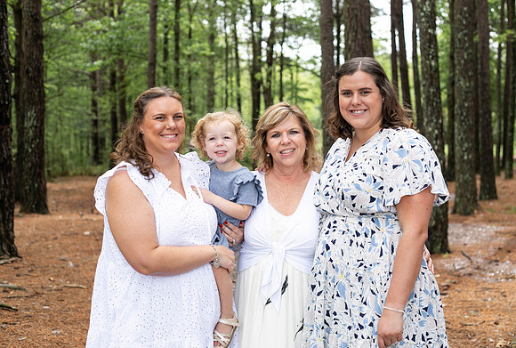 Extend Family Photos At Lake Peachtree