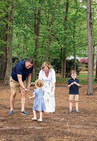Extend Family Photos At Lake Peachtree