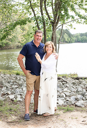 Extend Family Photos At Lake Peachtree