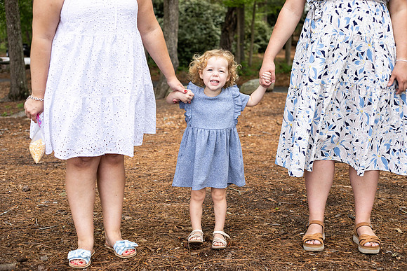 Extend Family Photos At Lake Peachtree