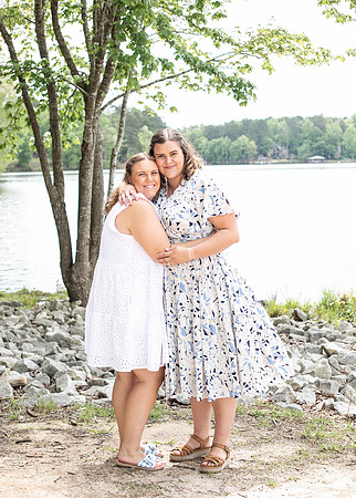 Extend Family Photos At Lake Peachtree