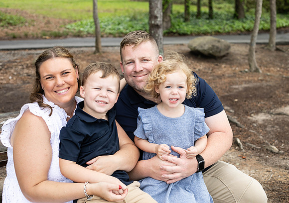 Extend Family Photos At Lake Peachtree