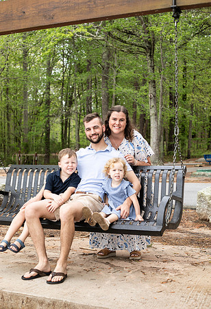 Extend Family Photos At Lake Peachtree
