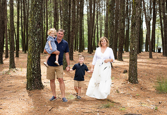 Extend Family Photos At Lake Peachtree