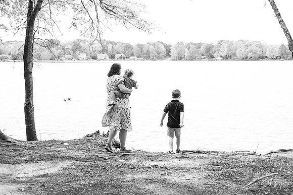 Extend Family Photos At Lake Peachtree