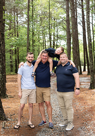 Extend Family Photos At Lake Peachtree