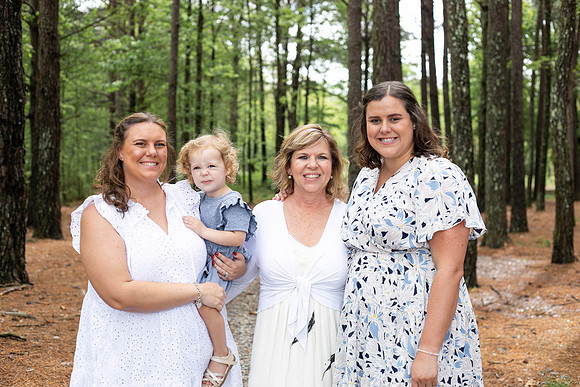 Extend Family Photos At Lake Peachtree