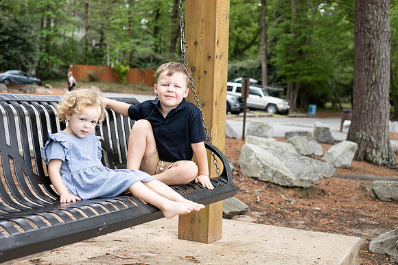 Extend Family Photos At Lake Peachtree