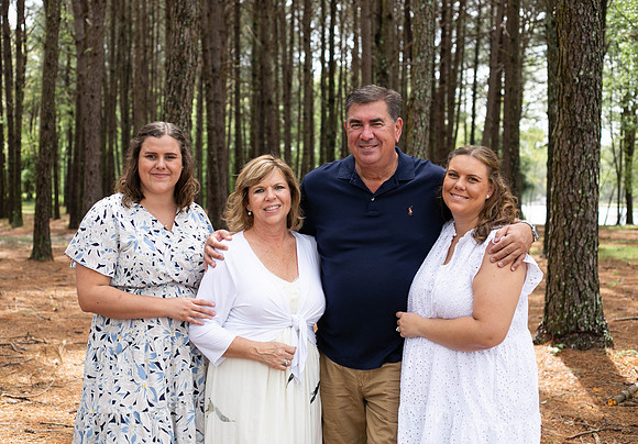 Extend Family Photos At Lake Peachtree