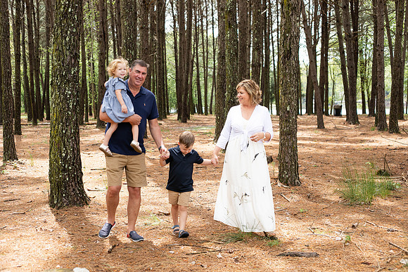 Extend Family Photos At Lake Peachtree