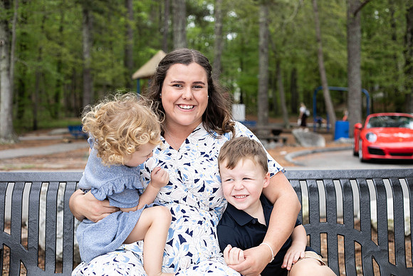 Extend Family Photos At Lake Peachtree
