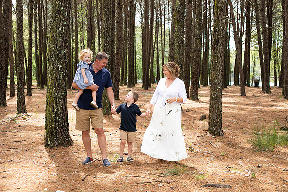 Extend Family Photos At Lake Peachtree