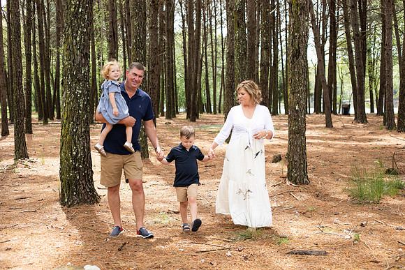 Extend Family Photos At Lake Peachtree