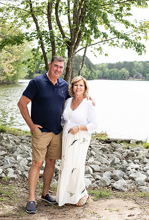 Extend Family Photos At Lake Peachtree
