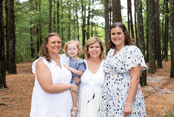 Extend Family Photos At Lake Peachtree