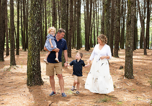 Extend Family Photos At Lake Peachtree