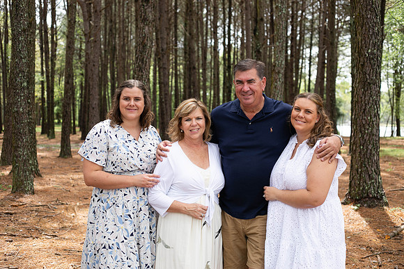 Extend Family Photos At Lake Peachtree