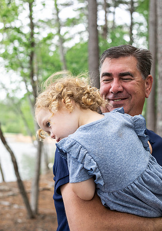 Extend Family Photos At Lake Peachtree