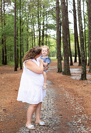 Extend Family Photos At Lake Peachtree