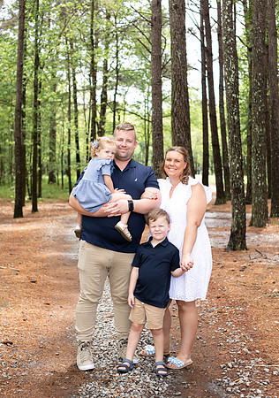 Extend Family Photos At Lake Peachtree