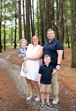 Extend Family Photos At Lake Peachtree