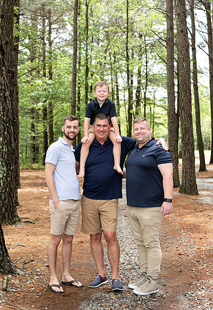 Extend Family Photos At Lake Peachtree