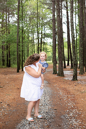 Extend Family Photos At Lake Peachtree