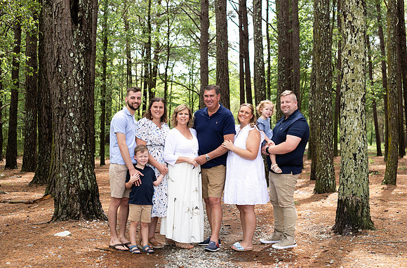 Extended Family Photos At Lake Peachtree