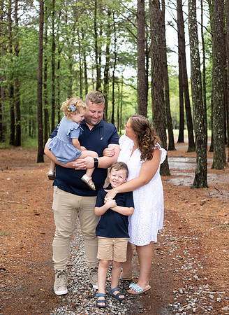 Extend Family Photos At Lake Peachtree