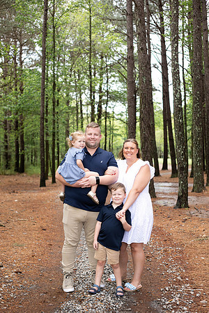Extend Family Photos At Lake Peachtree