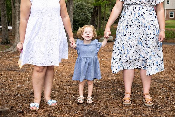 Extend Family Photos At Lake Peachtree