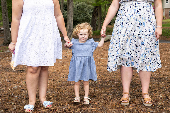 Extend Family Photos At Lake Peachtree