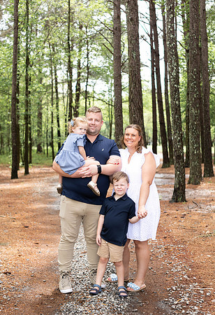 Extend Family Photos At Lake Peachtree