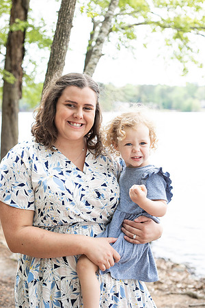 Extend Family Photos At Lake Peachtree