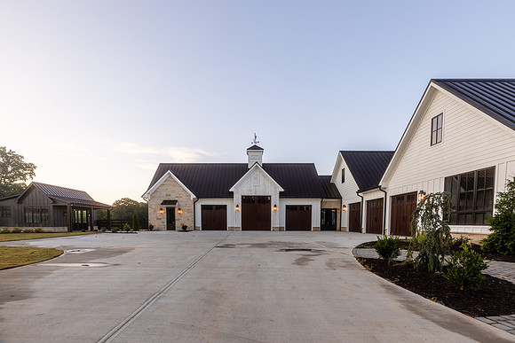 284 McCoy Rd