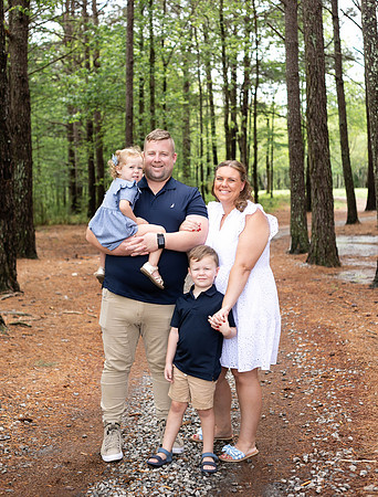 Extend Family Photos At Lake Peachtree
